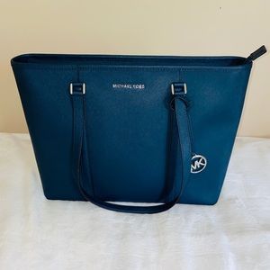Michael Kors Top Zip Multifunction Tote